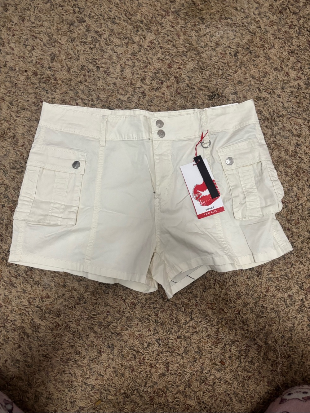 Hot Kiss White Low-Rise Double Button Cargo Shorts (Size 15) — NWT